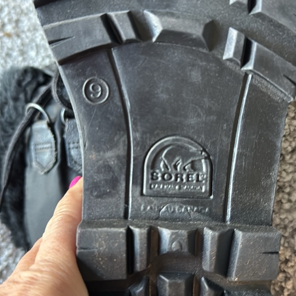 Sorel women’s lace boot 9 - Picture 3 of 4